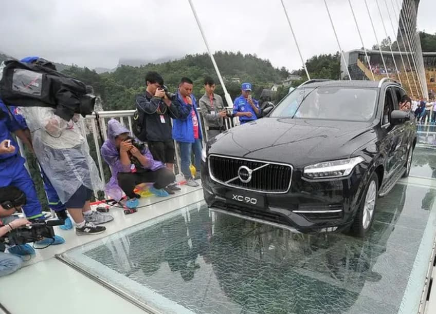 Is tianmenshan glass bridge
