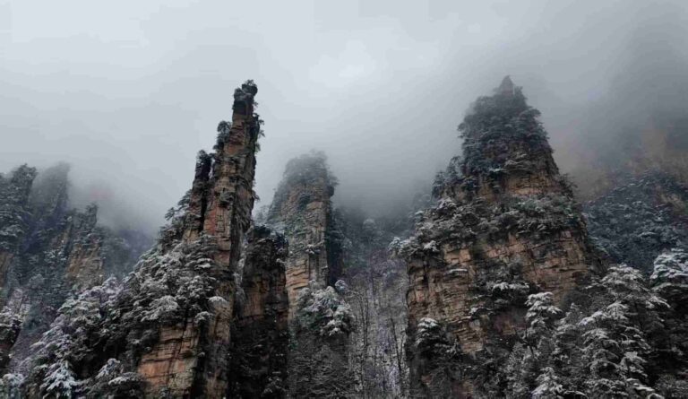 What is the best month to visit Zhangjiajie?