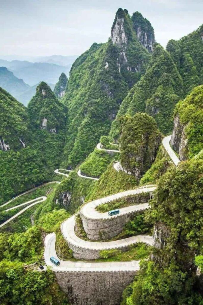 Zhangjiajie's Enchanting Mountain Scenery