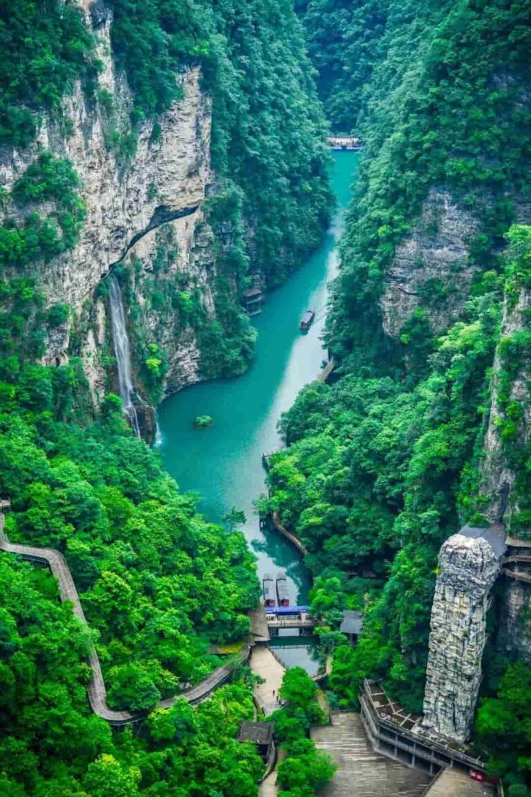 Is Zhangjiajie suitable for the elderly?