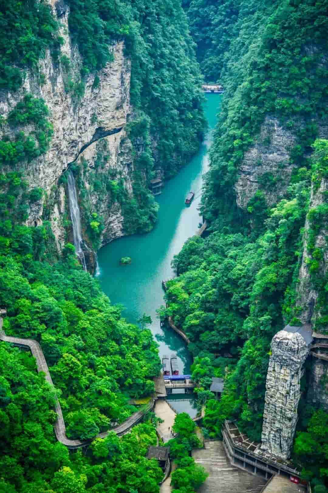 Is Zhangjiajie suitable for the elderly?
