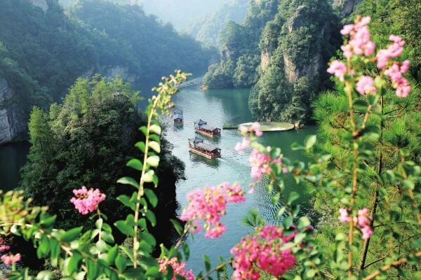 How to Get to Baofeng Lake？