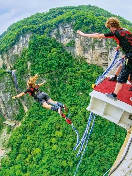 How long should I spend in Zhangjiajie Grand Canyon?
