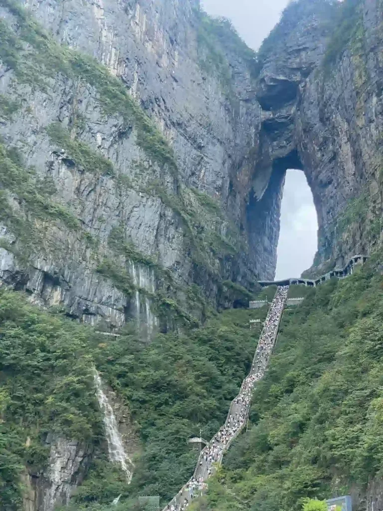 How long does it take to see Tianmen Mountain?