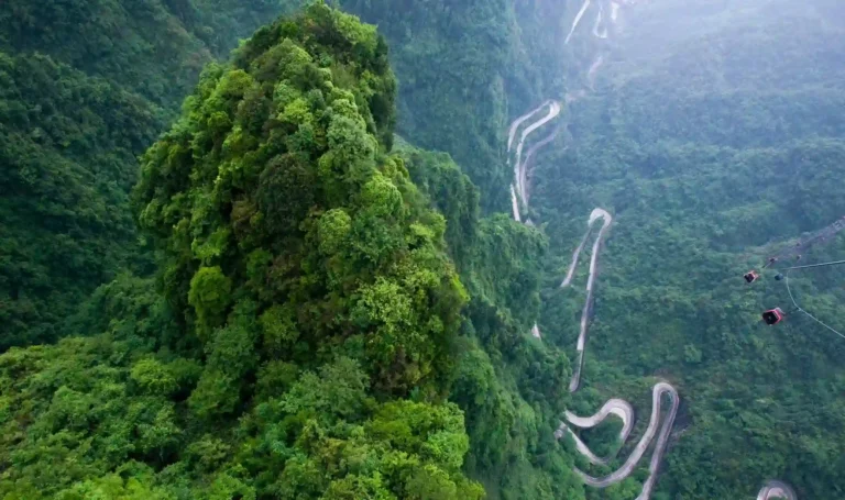 Is Tianmen Mountain worth visiting?