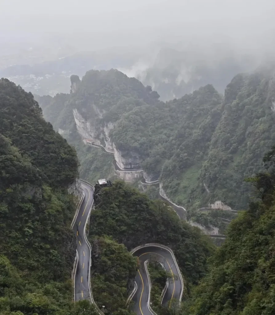 The Legendary Road of 99 Bends